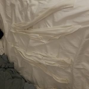 Cloud Chaser white sweater size M